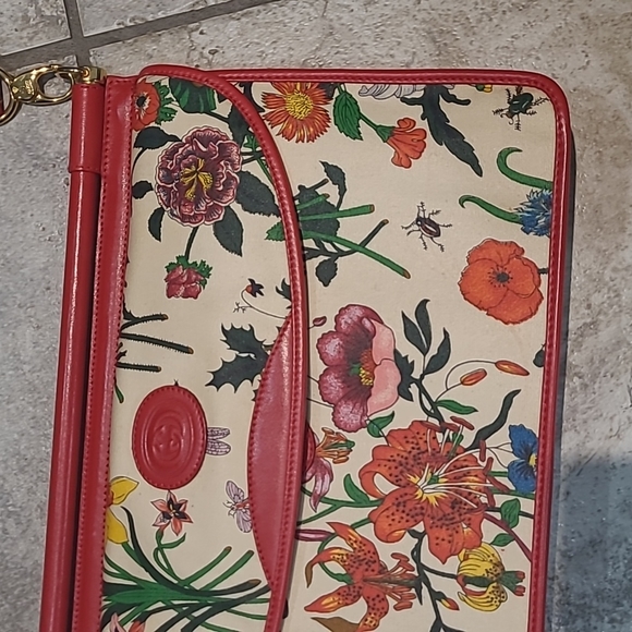 GUCCI*Beautiful* Floral/Red*Very Rare *Vintage Clutch - Picture 5 of 9